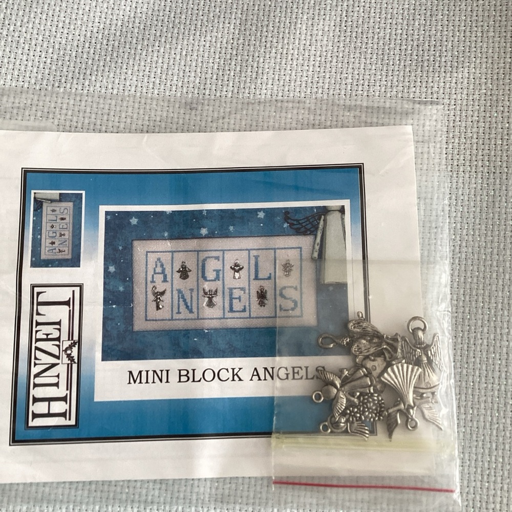 # 780 Mini Block Angels Cross Stitch Kit with Charms